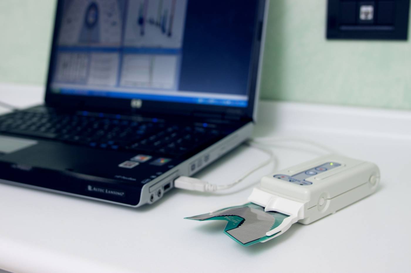 studio-dentistico-ballestrasse-besana-brianza-sensore-elettronico-di-analisi-occlusale-2