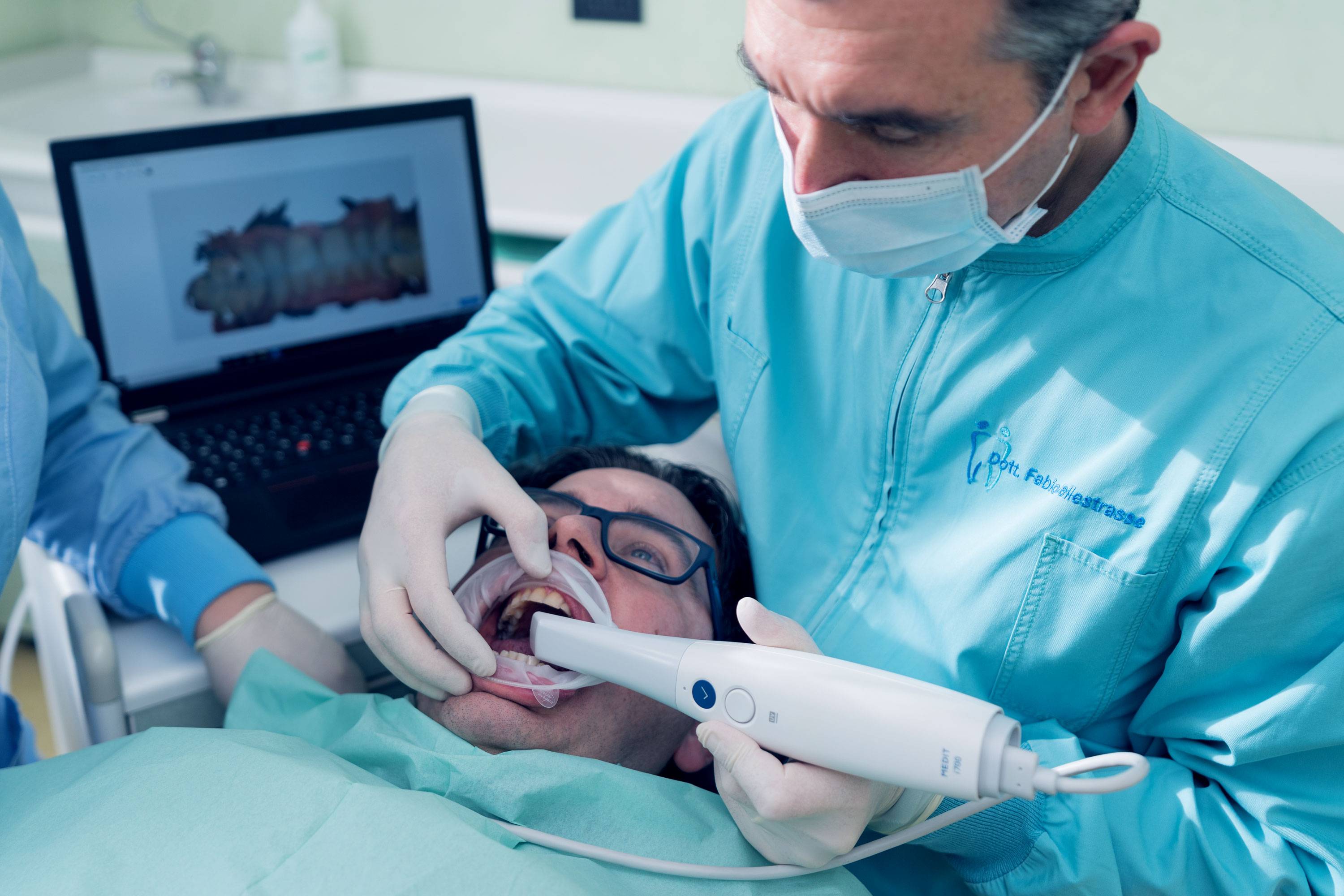 studio-dentistico-ballestrasse-besana-brianza-scanner-intraorale (3)