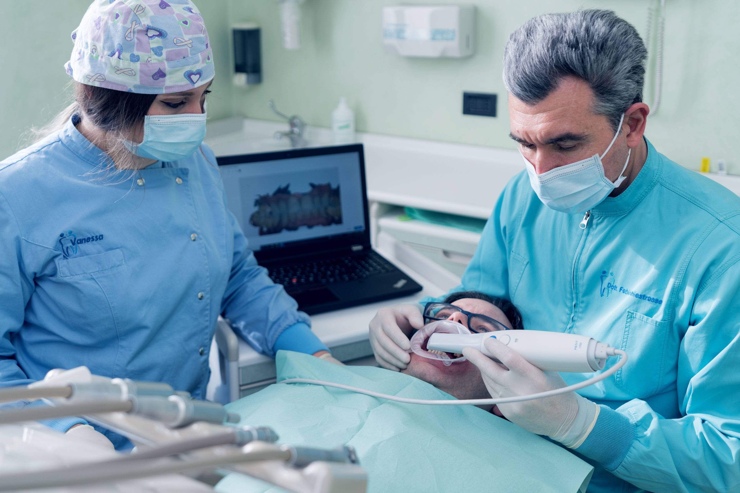 studio-dentistico-ballestrasse-besana-brianza-scanner-intraorale (2)