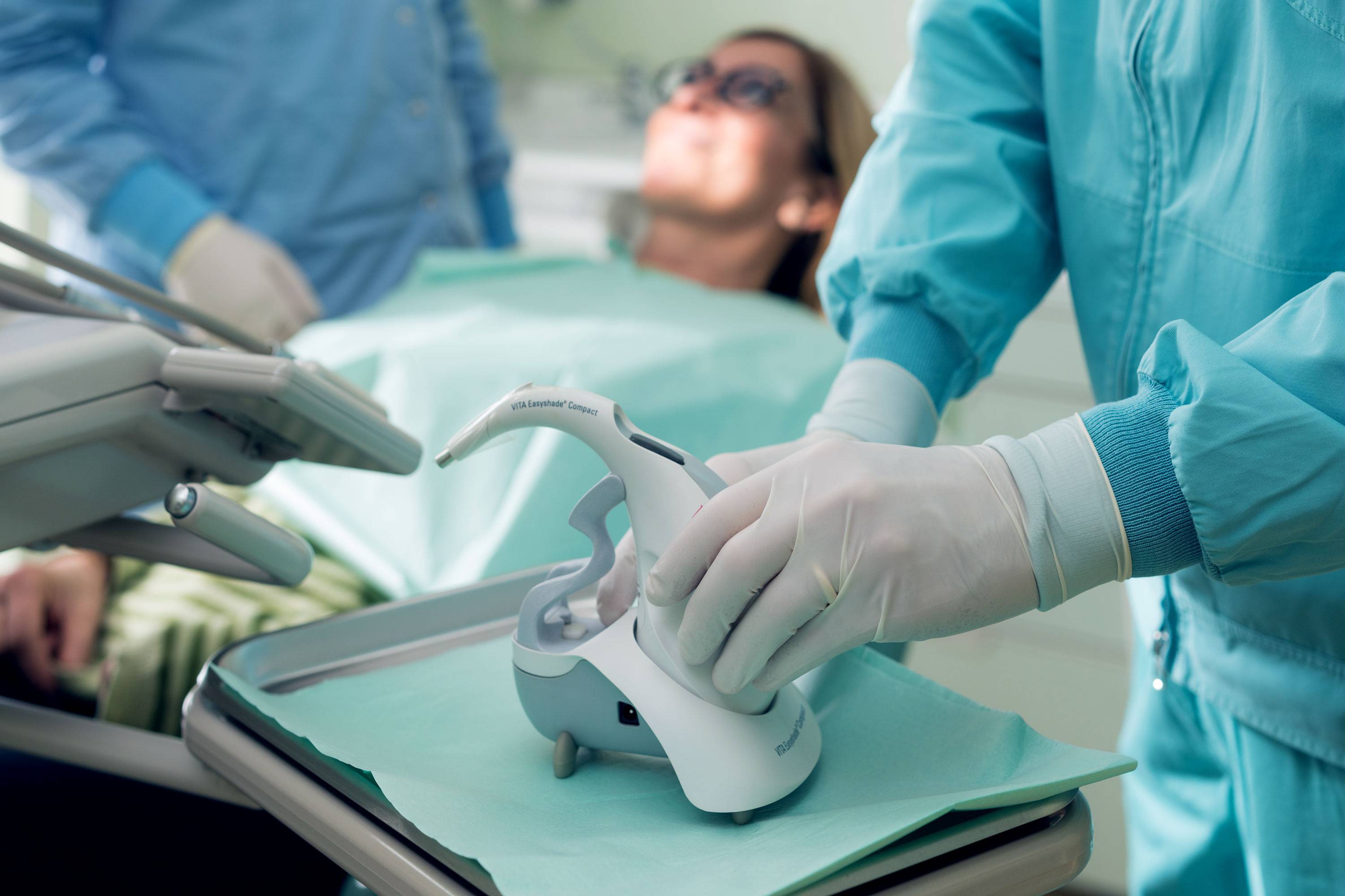 studio-dentistico-ballestrasse-besana-brianza-spettrofotometro