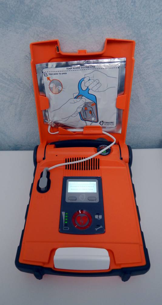 studio-dentistico-ballestrasse-besana-brianza-defibrillatore
